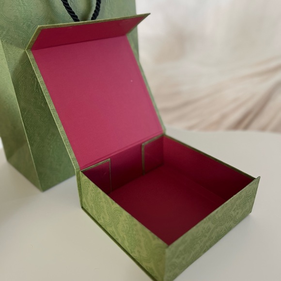 Gucci Gift Box & Shopping Bag Set - Picture 4 of 16